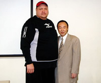 曙さん 203cm 223kg 福崎会長 172cm 65kg